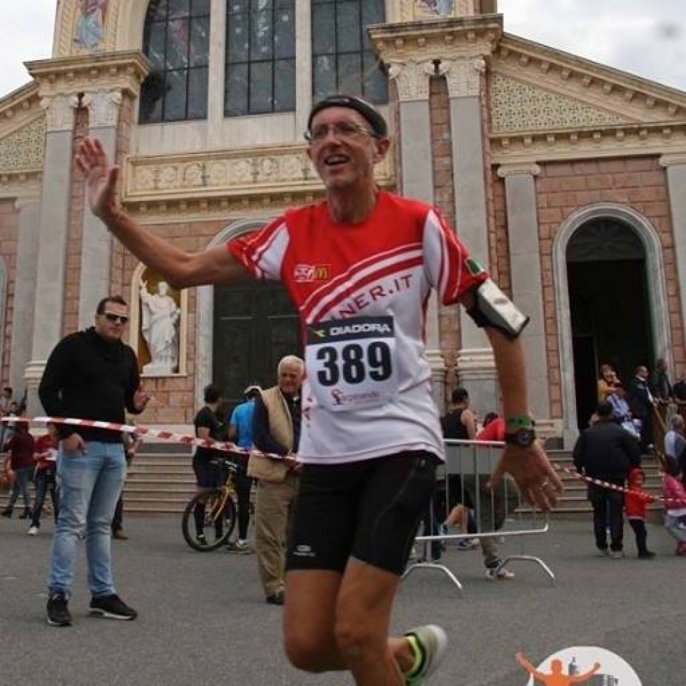 Victor Cant&ugrave; - Happy Runner Club